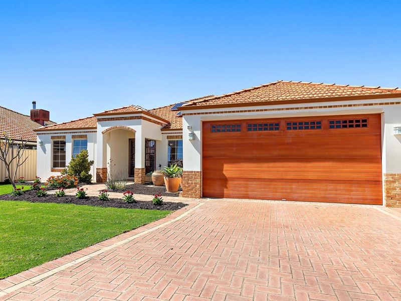 18 Pelham Gardens, Canning Vale WA 6155
