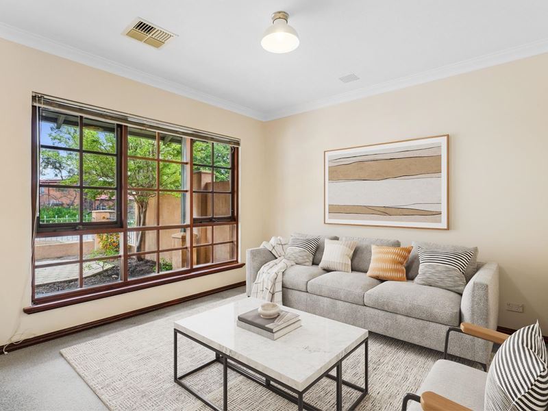 4/3 Dixon Road, Kalamunda WA 6076