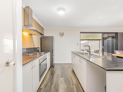 15 Calverley Road, Brabham WA 6055