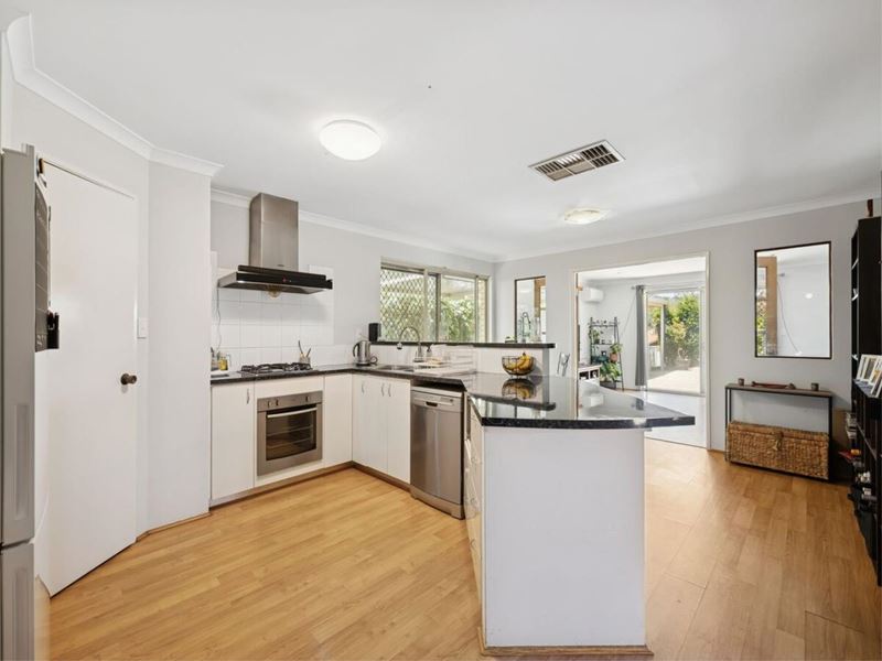 35 Milroy Street, Willagee WA 6156