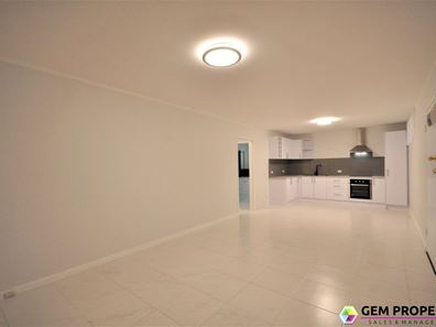 15/2 Pengilly Road, Orelia WA 6167