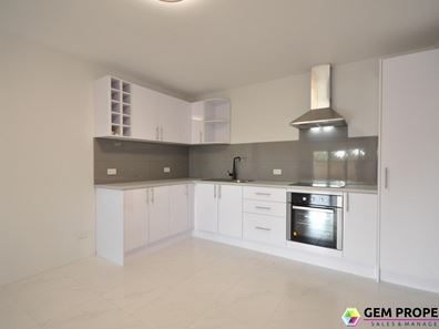 15/2 Pengilly Road, Orelia WA 6167