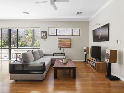 35 Moulden Avenue, Yokine WA 6060
