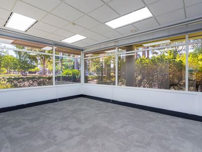 1 Brodie Hall Drive, Bentley WA 6102