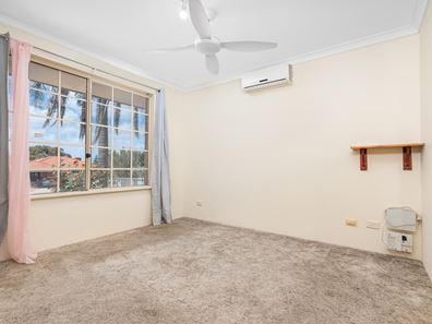 18 Naomi Way, Karloo WA 6530