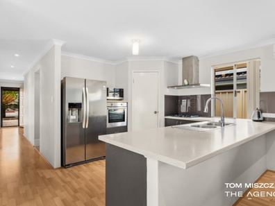 8 Treemartin Place, East Cannington WA 6107
