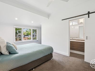 89 Rennie Crescent, Hilton WA 6163