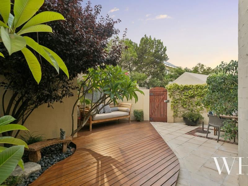 8 McAtee Court, Fremantle WA 6160