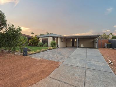 136 Blackadder Road, Swan View WA 6056