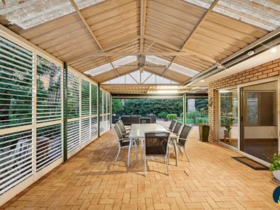 4 Calytrix Road, Roleystone WA 6111