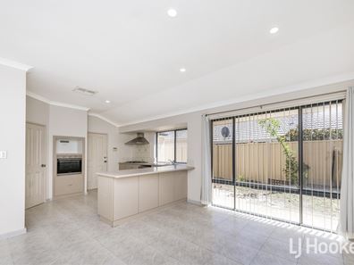 16 Marginata Parkway, Canning Vale WA 6155