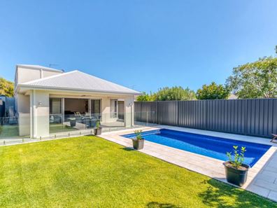 12A Coverley Street, Alfred Cove WA 6154