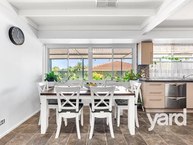 6 Shelley Way, Lake Coogee WA 6166