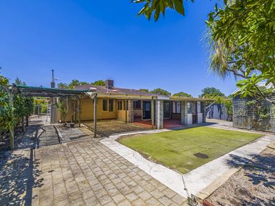 8 Pendeen Street, Cloverdale WA 6105