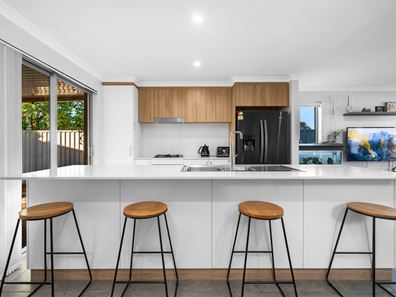 28 Plunkett Turn, Canning Vale WA 6155