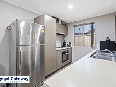 2/3 Peppermint Gardens, Aubin Grove WA 6164