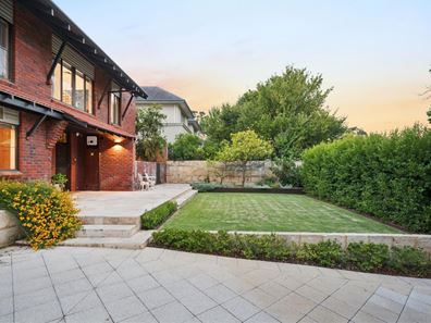 9 Browne Avenue, Dalkeith WA 6009