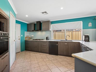 2 Wittecarra Crescent, Port Kennedy WA 6172