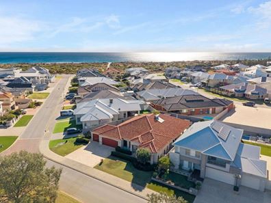 10 Anvils Circle, Secret Harbour WA 6173