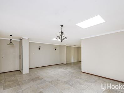 2/61 Connelly Way, Booragoon WA 6154