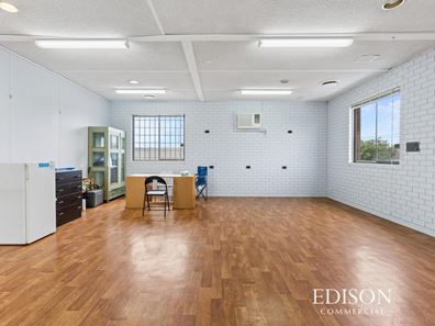 1/24 Yampi  Way, Willetton WA 6155