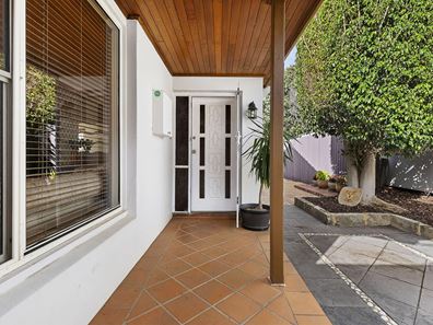 16 Lynton Street, Doubleview WA 6018