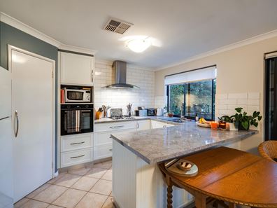 2A Eastbourne Crescent, Nollamara WA 6061