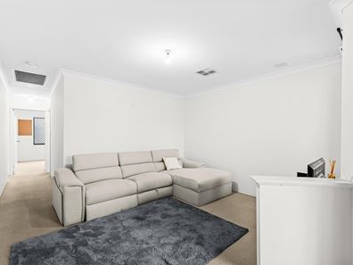 30 Beard Place, Queens Park WA 6107
