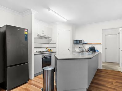 30 Beard Place, Queens Park WA 6107