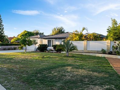 3 Albatross Court, Heathridge WA 6027