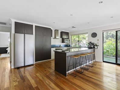 4 Purdom Road, Wembley Downs WA 6019
