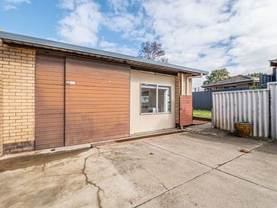 33A Lucich Street, Kelmscott WA 6111