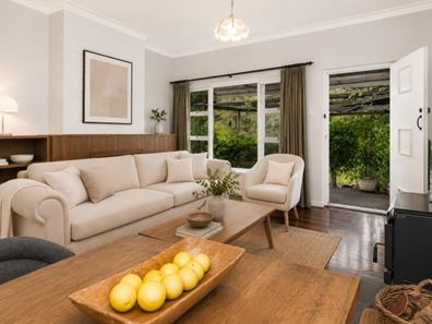 18 Kaolunga Way, Lesmurdie WA 6076