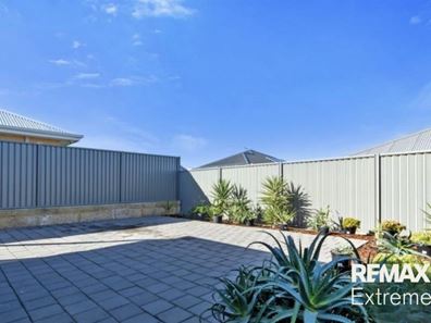 16 Jonquil Street, Eglinton WA 6034