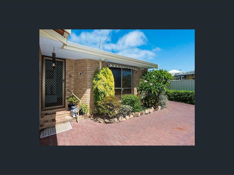 2/35 Dover Road, Scarborough WA 6019