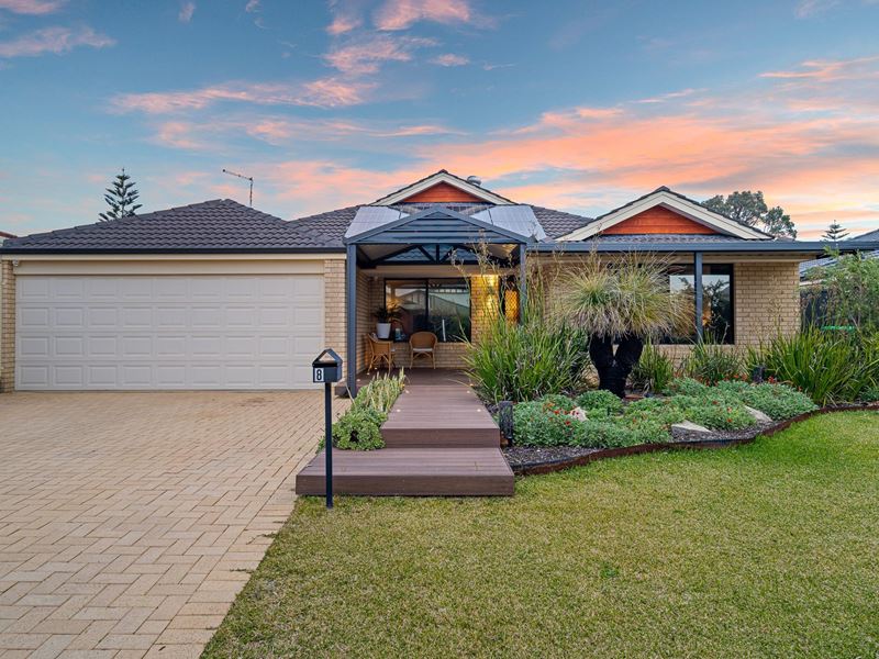 8 Rosebay Grove, Singleton
