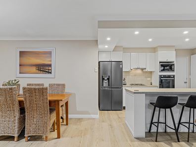 8 Rosebay Grove, Singleton WA 6175
