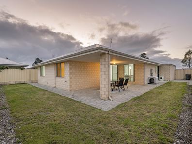 4 Princeville Avenue, Dunsborough WA 6281