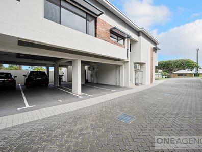 3/4 Kennerly Street, Cloverdale WA 6105