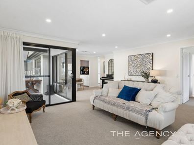 44 Flinders Avenue, Hillarys WA 6025