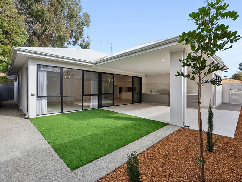 246B Weaponess  Road, Wembley Downs WA 6019