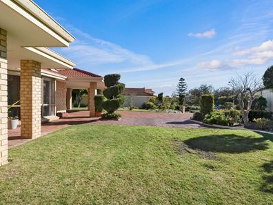 28 Grantala Close, Ocean Reef WA 6027