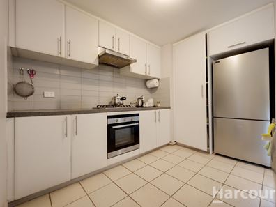 16/5 Eastleigh Loop, Currambine WA 6028