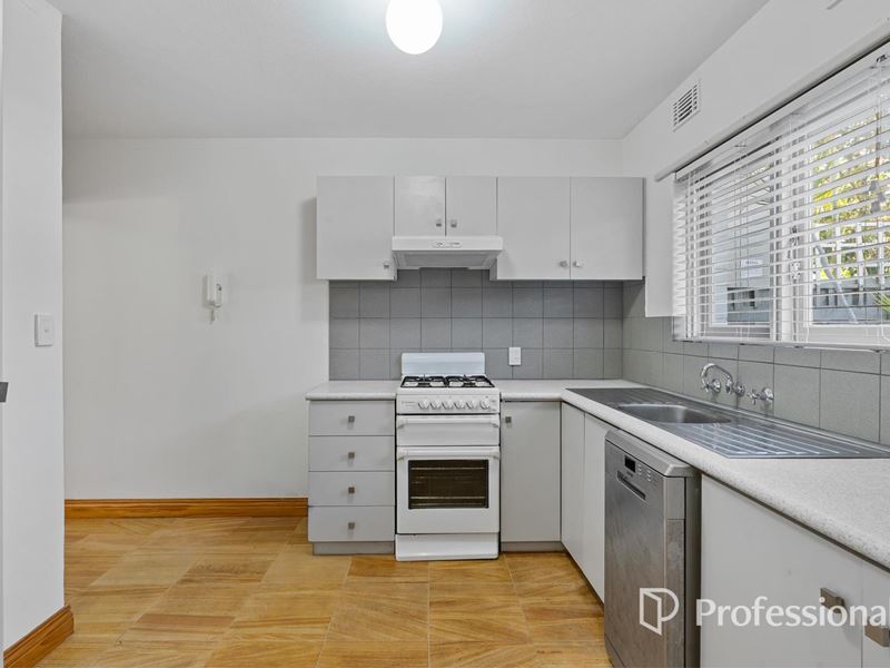 12/3 Derrington Crescent, Balga WA 6061