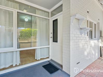 12/3 Derrington Crescent, Balga WA 6061