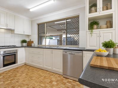 13 St Andrews Loop, Cooloongup WA 6168