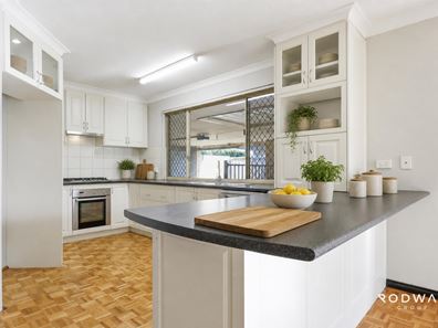 13 St Andrews Loop, Cooloongup WA 6168