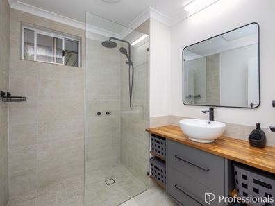 99 Dawson Avenue, Forrestfield WA 6058