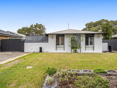 26 Kingsbridge Road, Warnbro WA 6169