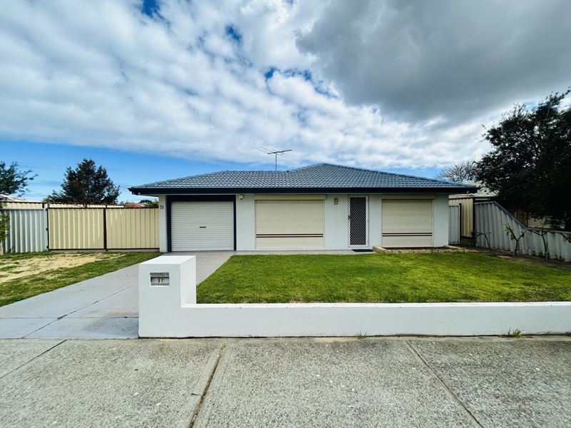 51 Oakwood Crescent, Waikiki WA 6169